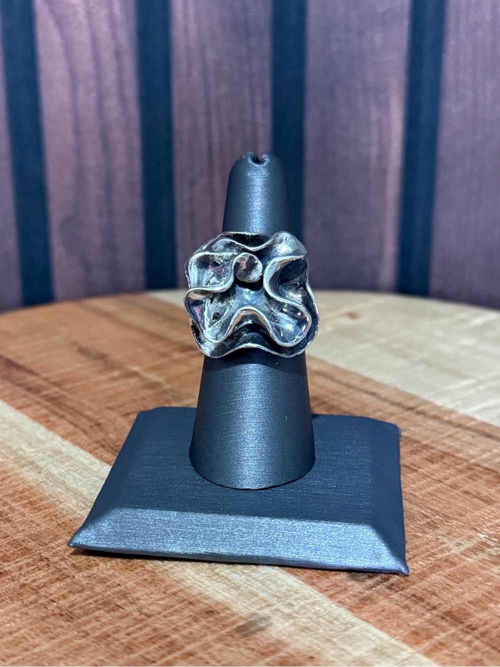 RETIRED SILPADA R1809 HANDCRAFTED STERLING SILVER BLOOMING FLOWER RING